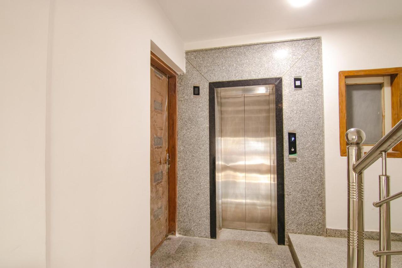 Fabhotel La Serene Bnb- Ashok Vihar 新德里 外观 照片